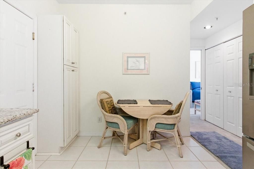 待售: $259,000 (2 贝兹, 2 浴室, 1140 平方英尺)