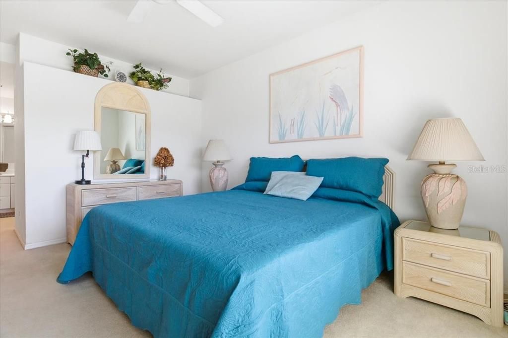 待售: $259,000 (2 贝兹, 2 浴室, 1140 平方英尺)