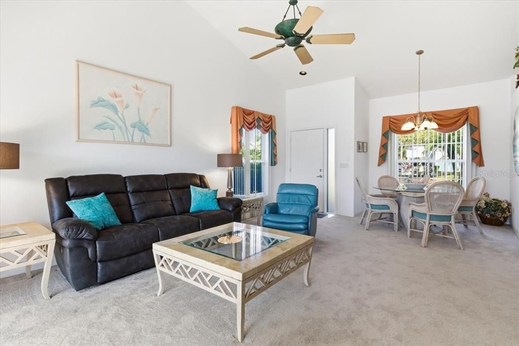 待售: $259,000 (2 贝兹, 2 浴室, 1140 平方英尺)