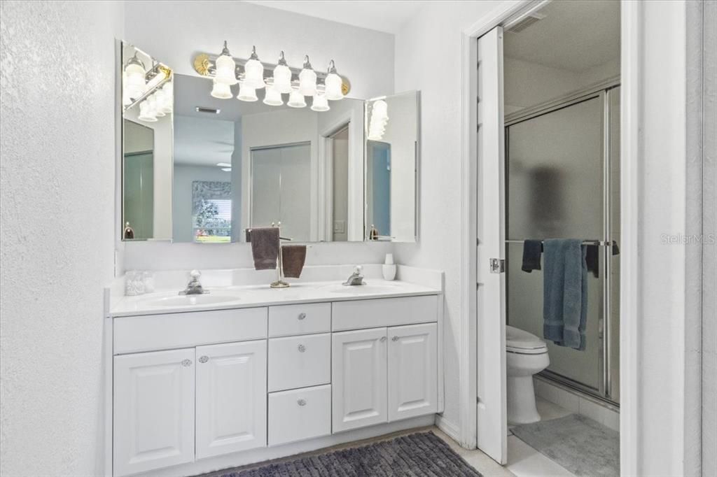 待售: $259,000 (2 贝兹, 2 浴室, 1140 平方英尺)