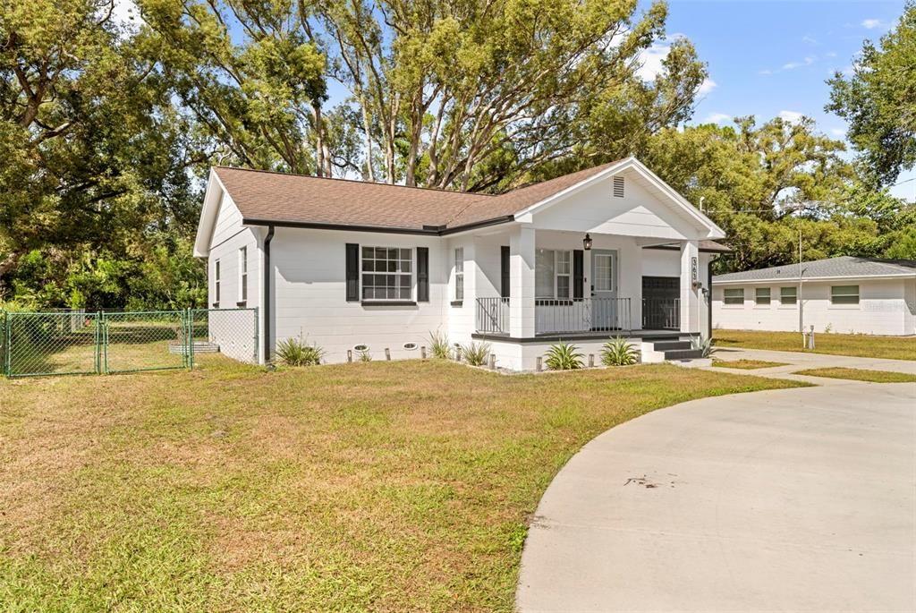 合同活跃: $275,000 (3 贝兹, 2 浴室, 1264 平方英尺)