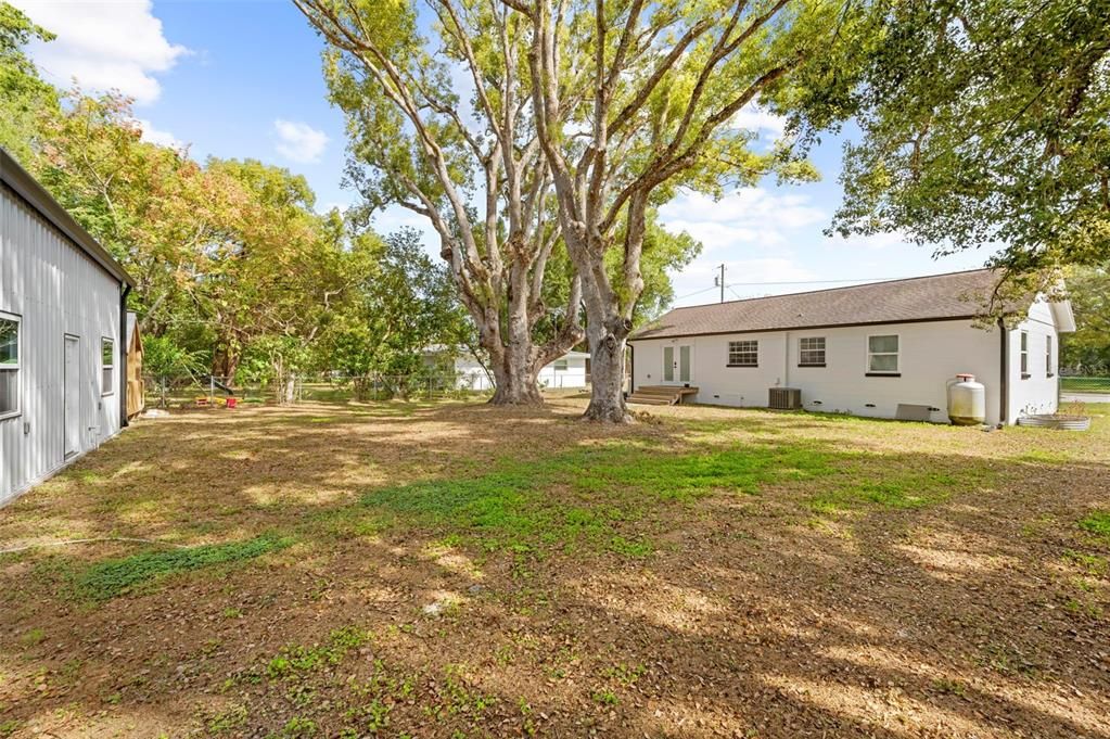 合同活跃: $275,000 (3 贝兹, 2 浴室, 1264 平方英尺)