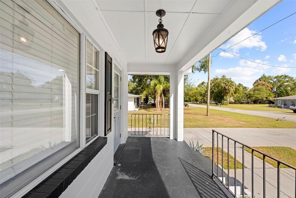 合同活跃: $275,000 (3 贝兹, 2 浴室, 1264 平方英尺)