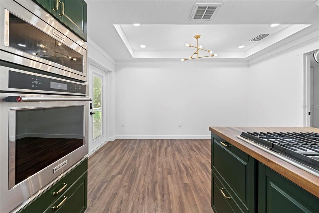 合同活跃: $275,000 (3 贝兹, 2 浴室, 1264 平方英尺)