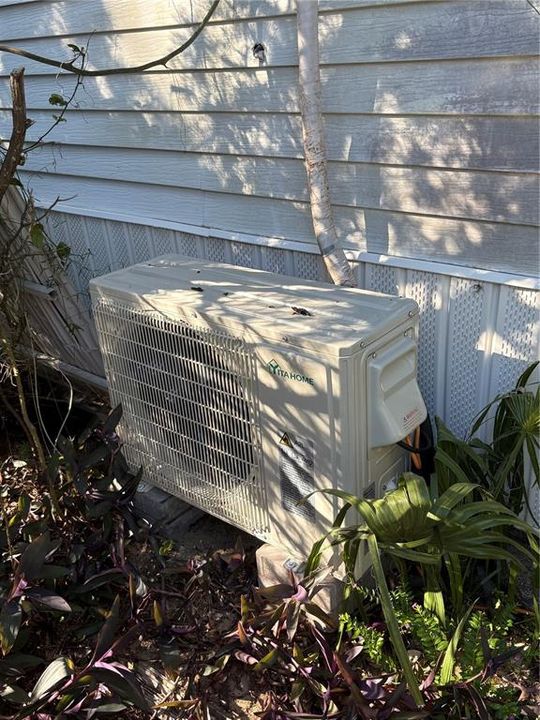 Под контрактом: $57,000 (2 спален, 1 ванн, 408 Квадратных фут)