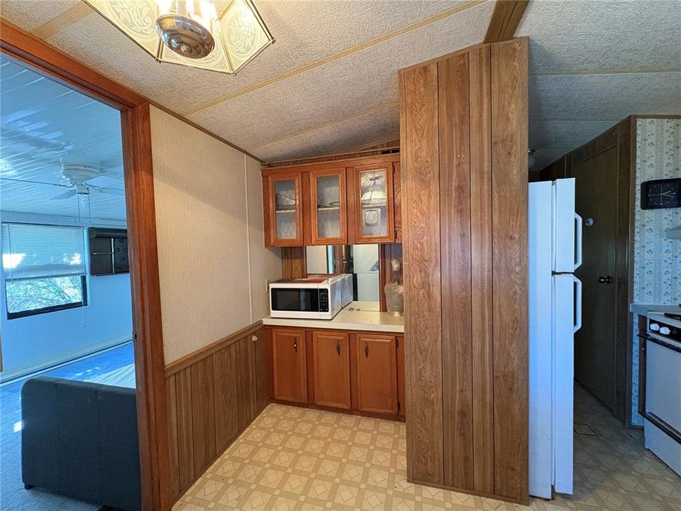 Под контрактом: $57,000 (2 спален, 1 ванн, 408 Квадратных фут)