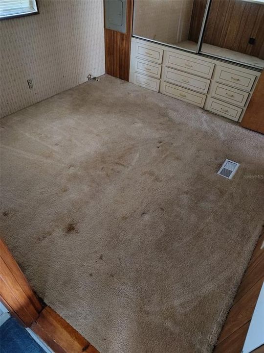 Под контрактом: $57,000 (2 спален, 1 ванн, 408 Квадратных фут)