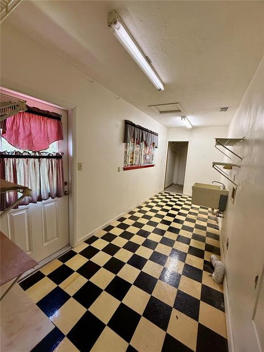 待售: $380,000 (4 贝兹, 3 浴室, 3144 平方英尺)