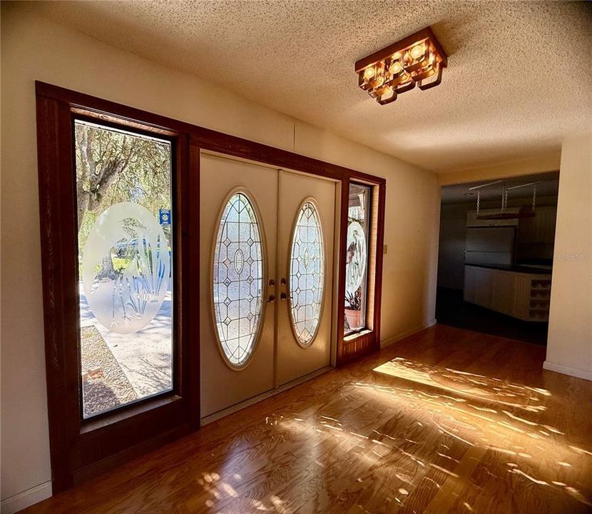 待售: $380,000 (4 贝兹, 3 浴室, 3144 平方英尺)