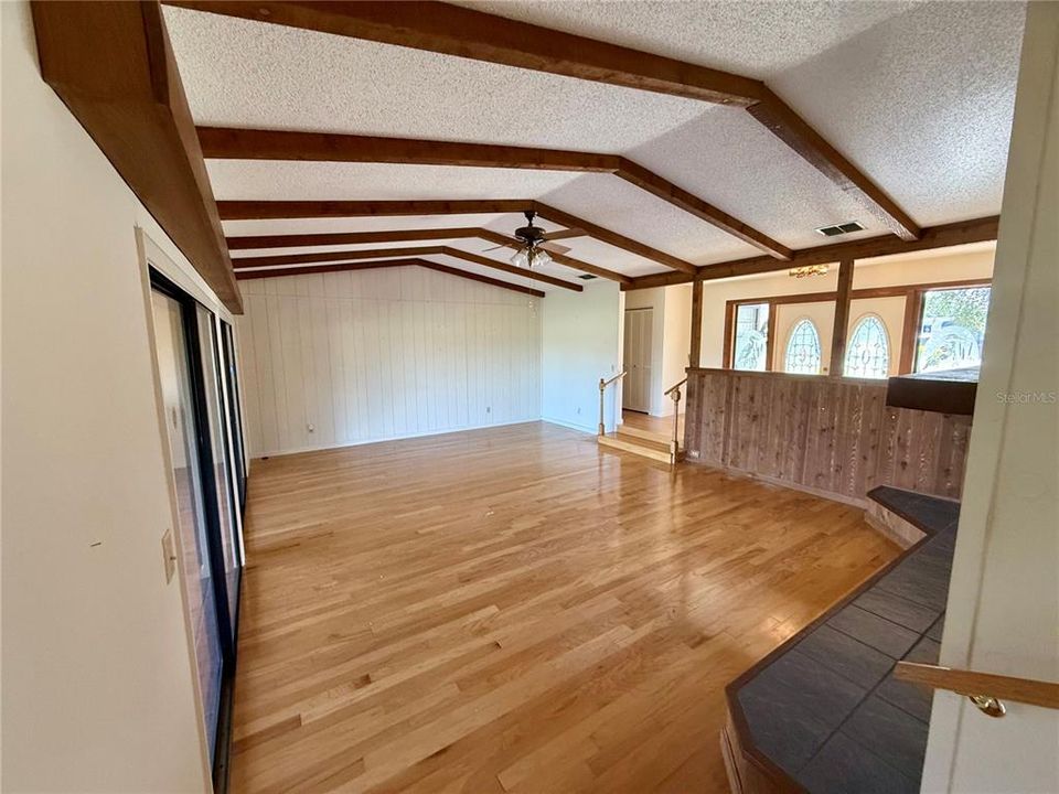 待售: $380,000 (4 贝兹, 3 浴室, 3144 平方英尺)