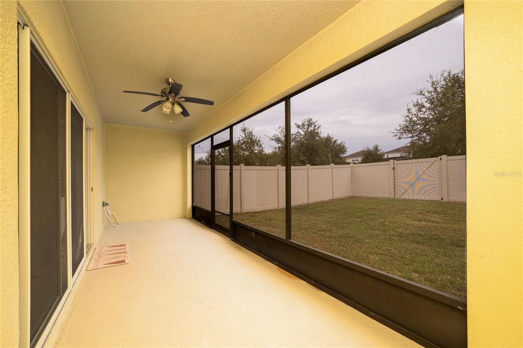 Activo con contrato: $2,300 (3 camas, 2 baños, 1530 Pies cuadrados)