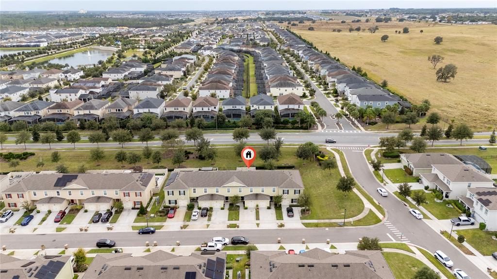 Activo con contrato: $2,300 (3 camas, 2 baños, 1530 Pies cuadrados)