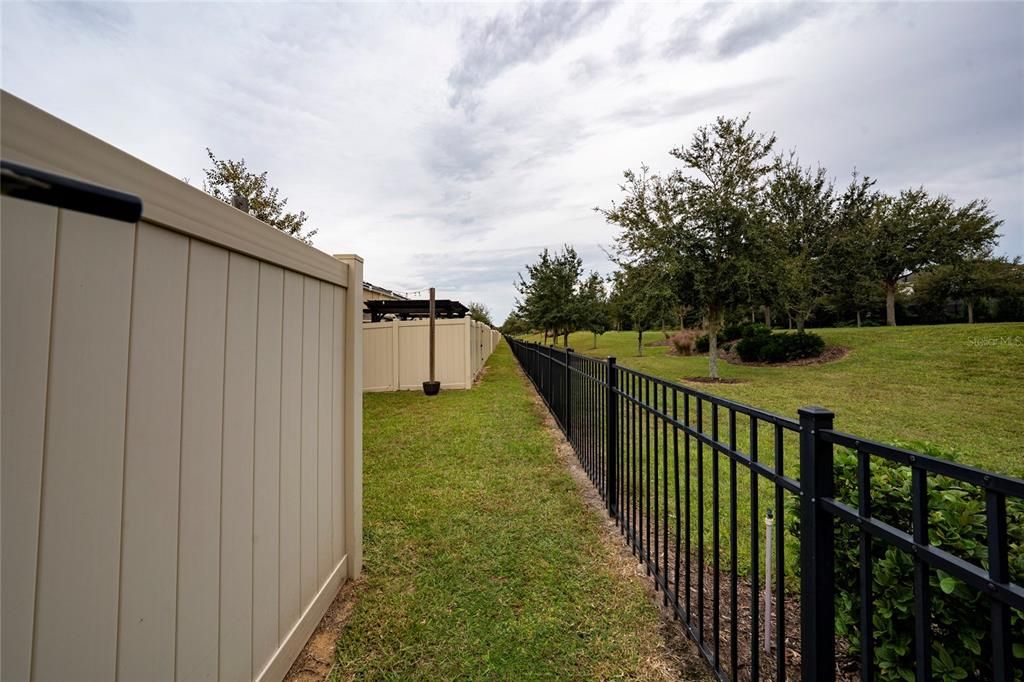 Activo con contrato: $2,300 (3 camas, 2 baños, 1530 Pies cuadrados)