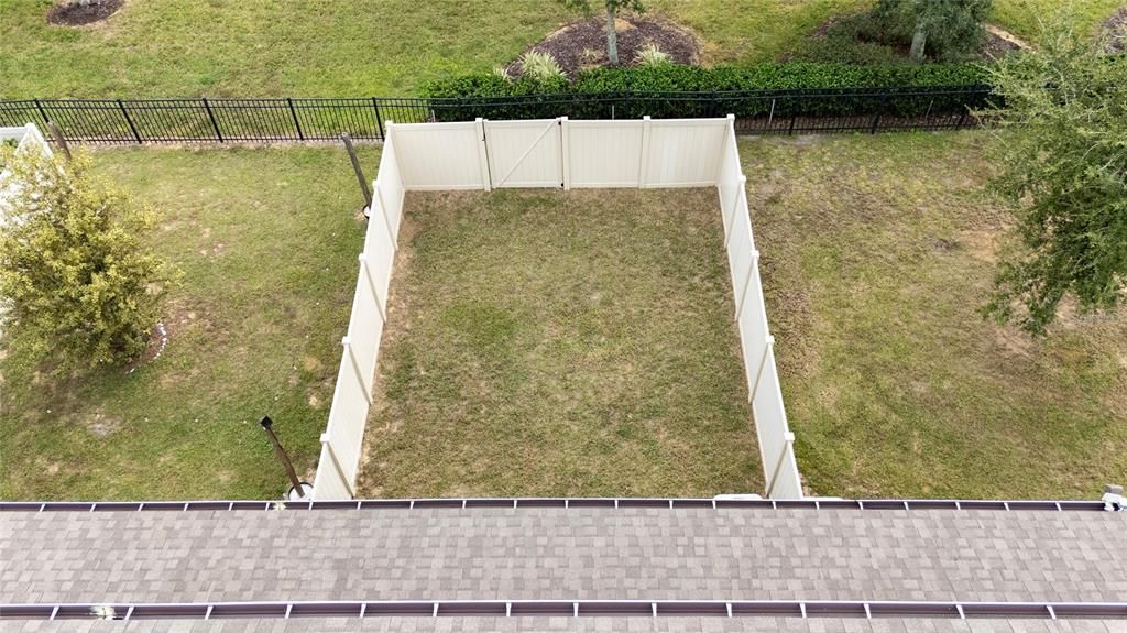 Activo con contrato: $2,300 (3 camas, 2 baños, 1530 Pies cuadrados)