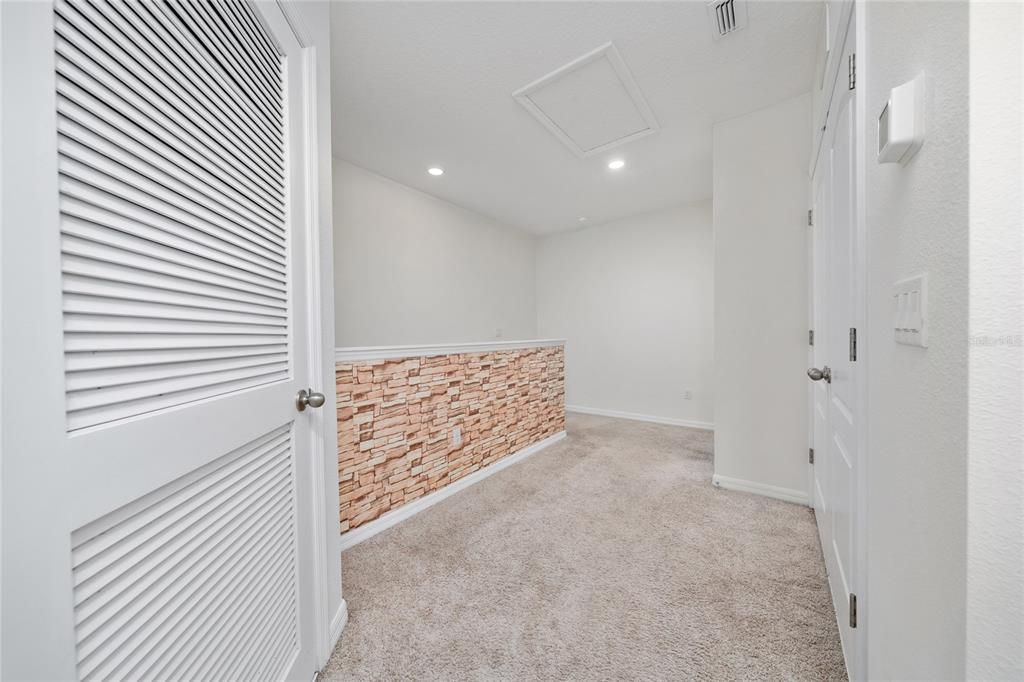 Activo con contrato: $2,300 (3 camas, 2 baños, 1530 Pies cuadrados)