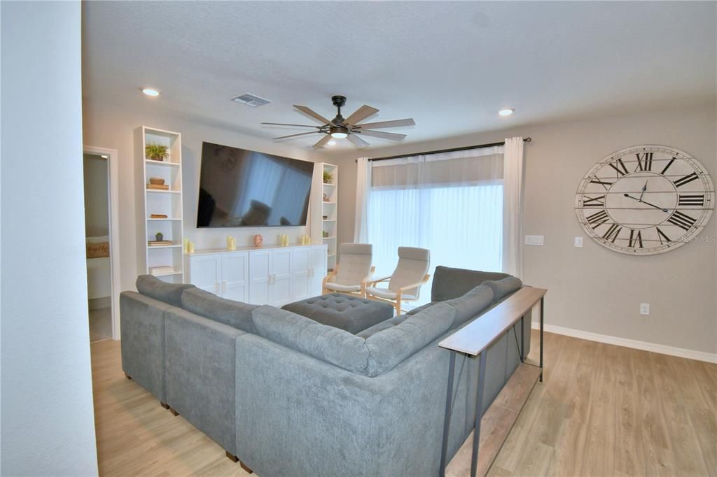 En Venta: $479,500 (5 camas, 3 baños, 3200 Pies cuadrados)