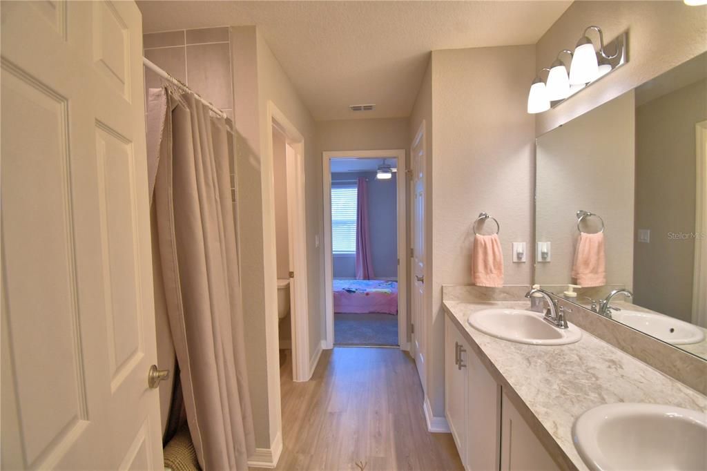 En Venta: $479,500 (5 camas, 3 baños, 3200 Pies cuadrados)