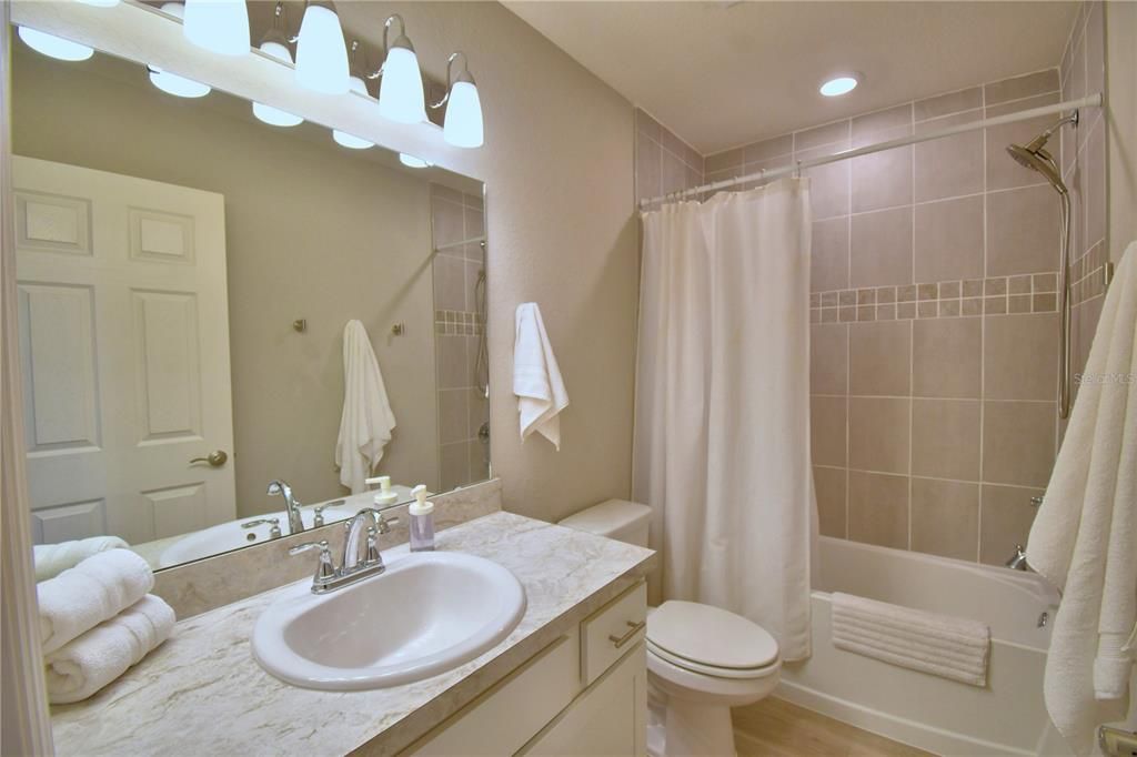 En Venta: $479,500 (5 camas, 3 baños, 3200 Pies cuadrados)