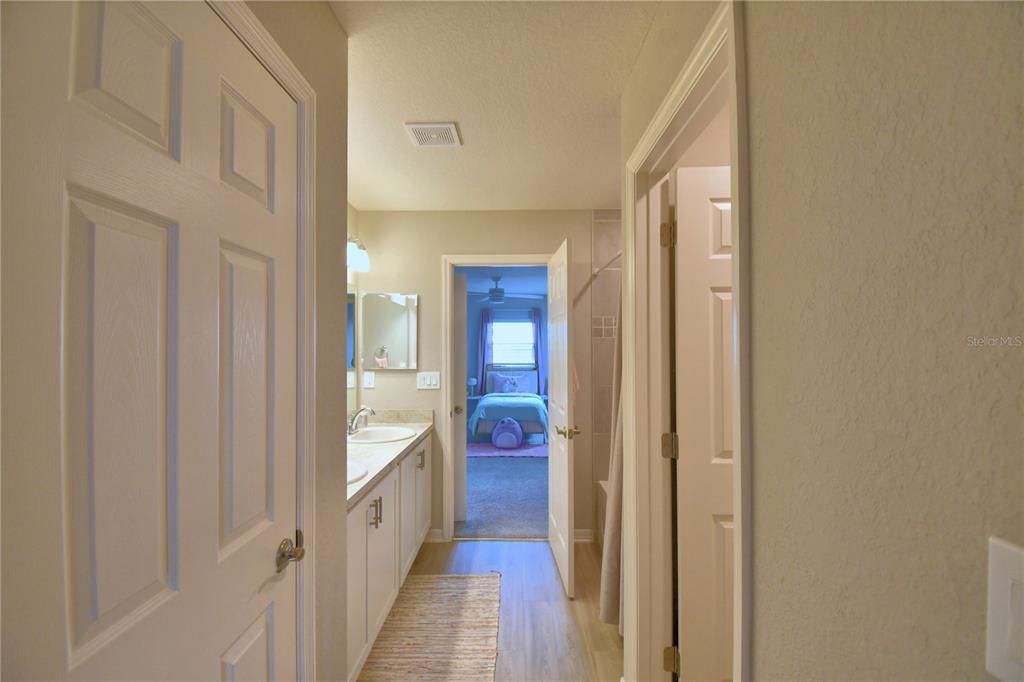 En Venta: $479,500 (5 camas, 3 baños, 3200 Pies cuadrados)