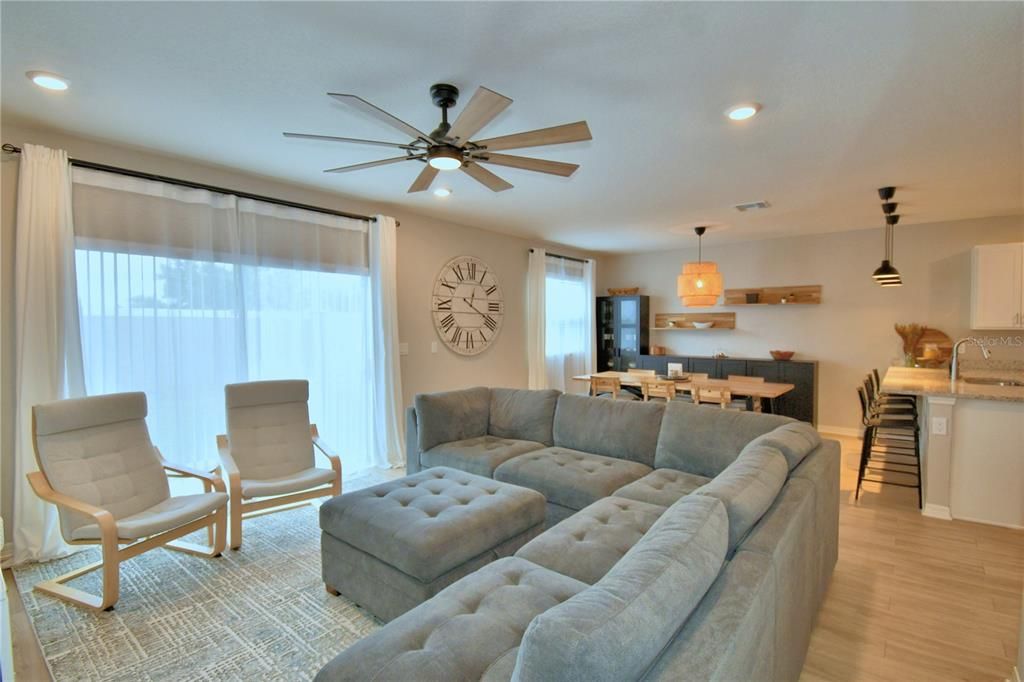 En Venta: $479,500 (5 camas, 3 baños, 3200 Pies cuadrados)