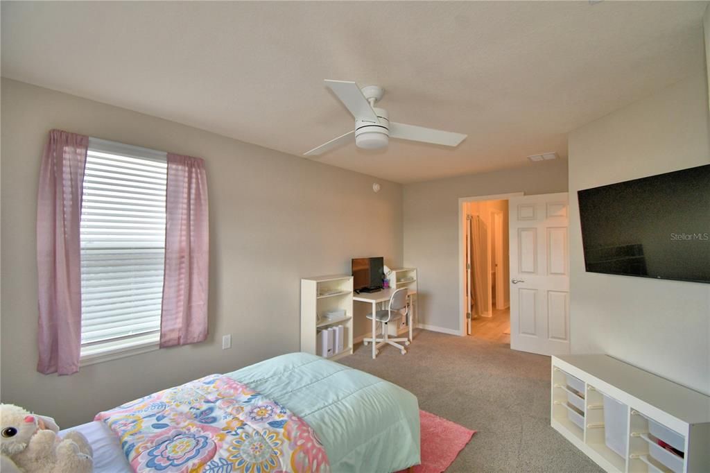 En Venta: $479,500 (5 camas, 3 baños, 3200 Pies cuadrados)