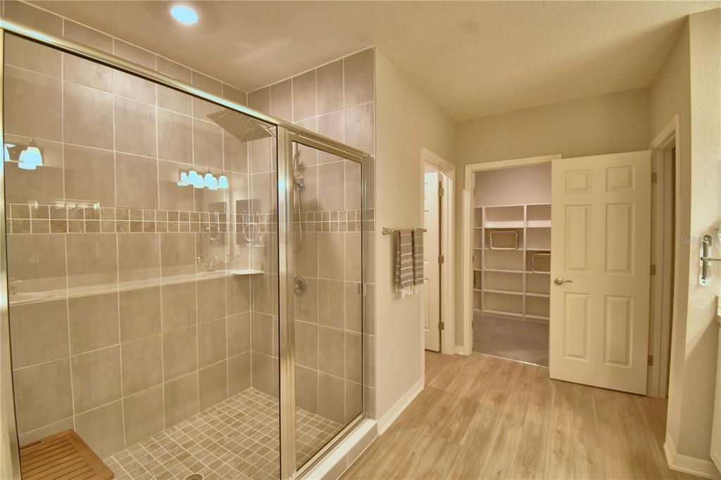 En Venta: $479,500 (5 camas, 3 baños, 3200 Pies cuadrados)