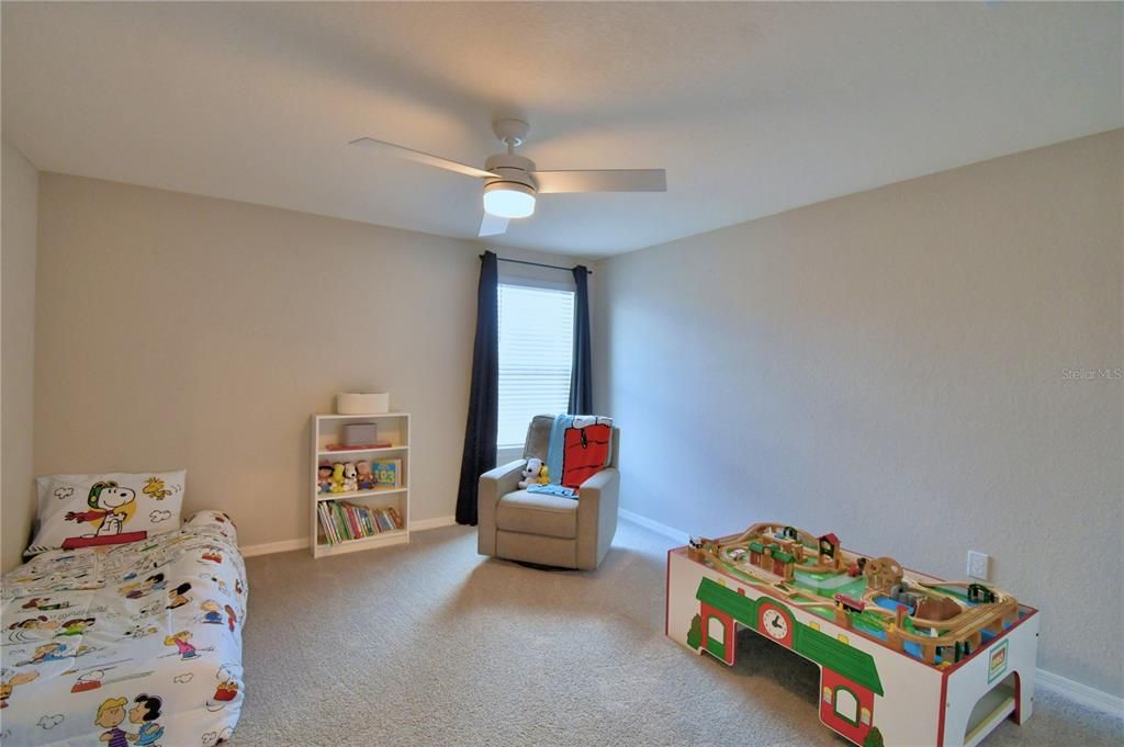 En Venta: $479,500 (5 camas, 3 baños, 3200 Pies cuadrados)