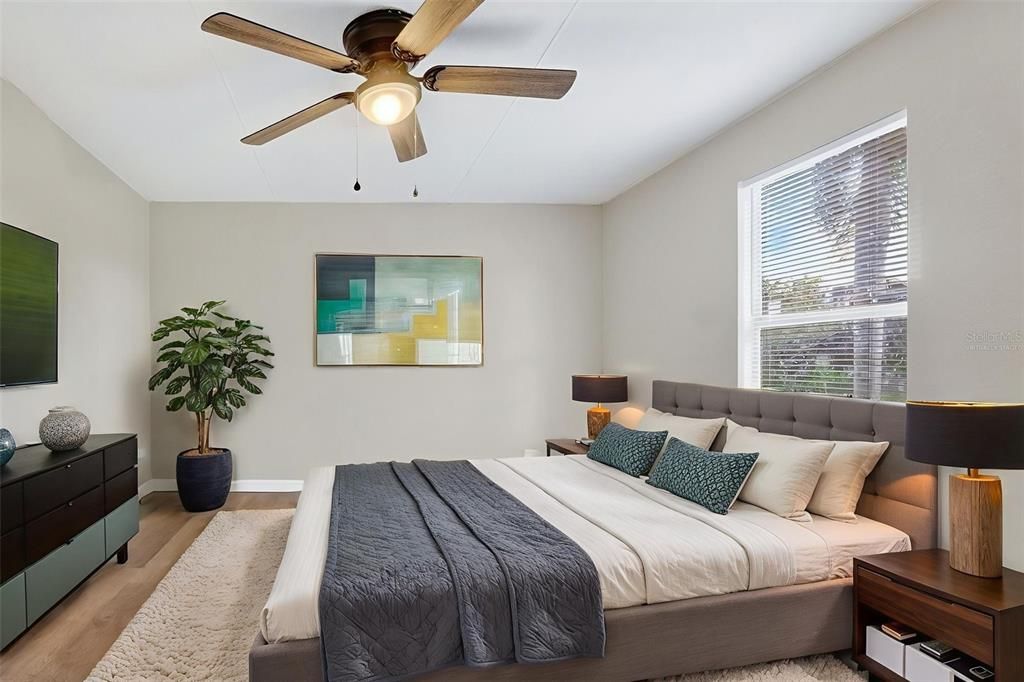 Active With Contract: $199,000 (3 beds, 2 baths, 1456 Square Feet)