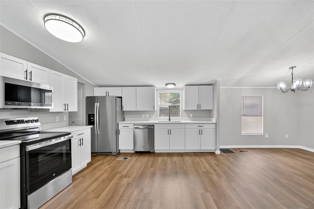 Active With Contract: $199,000 (3 beds, 2 baths, 1456 Square Feet)