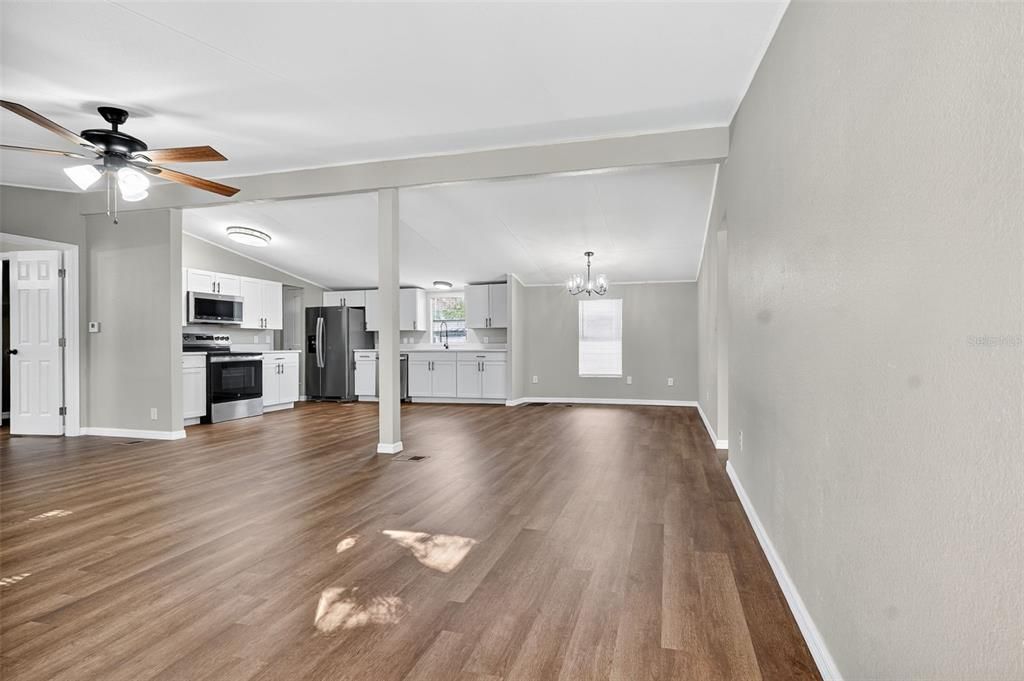 Active With Contract: $199,000 (3 beds, 2 baths, 1456 Square Feet)