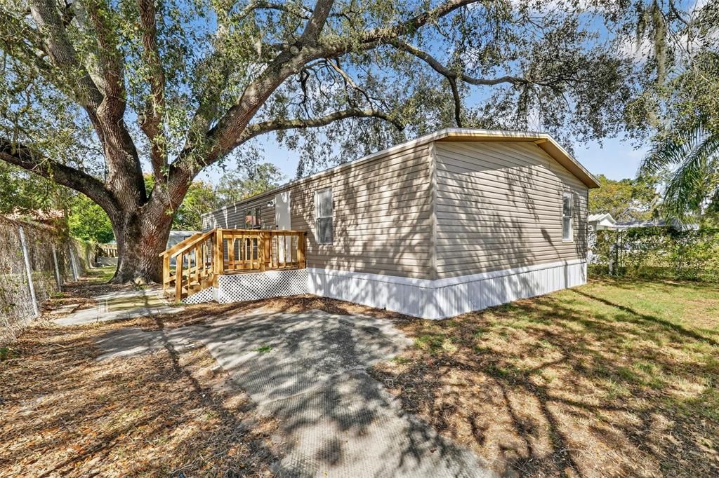 Active With Contract: $199,000 (3 beds, 2 baths, 1456 Square Feet)