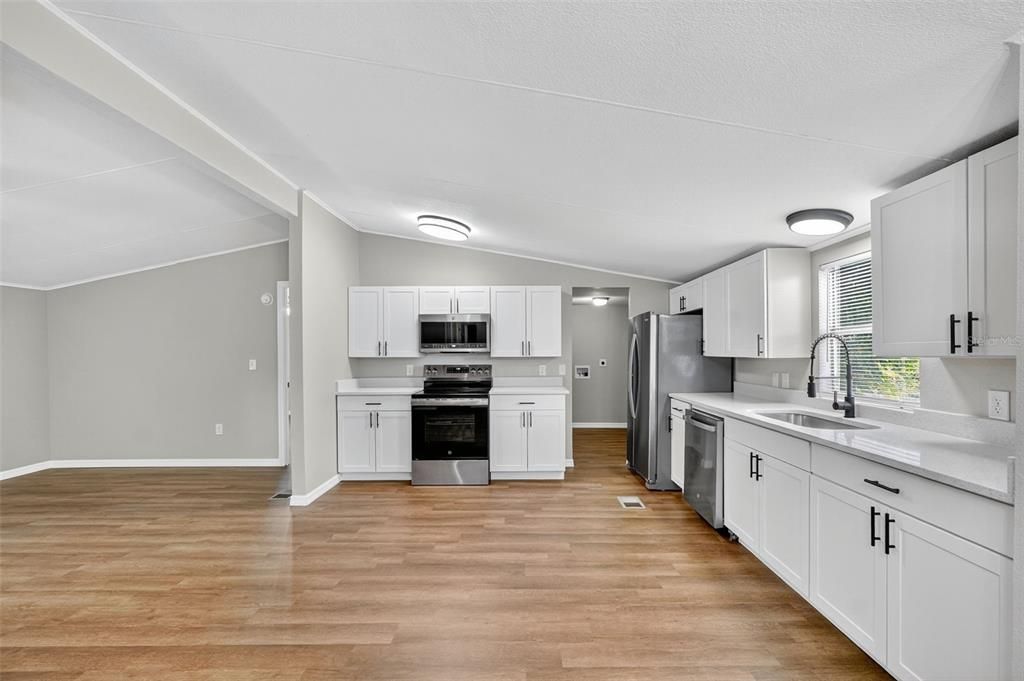 Active With Contract: $199,000 (3 beds, 2 baths, 1456 Square Feet)