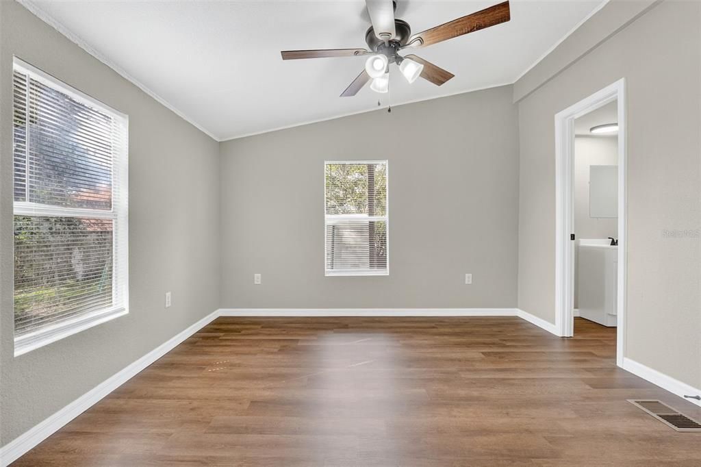 Active With Contract: $199,000 (3 beds, 2 baths, 1456 Square Feet)