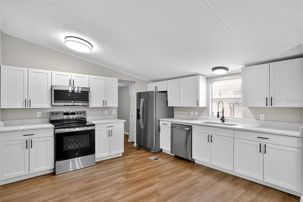 Active With Contract: $199,000 (3 beds, 2 baths, 1456 Square Feet)