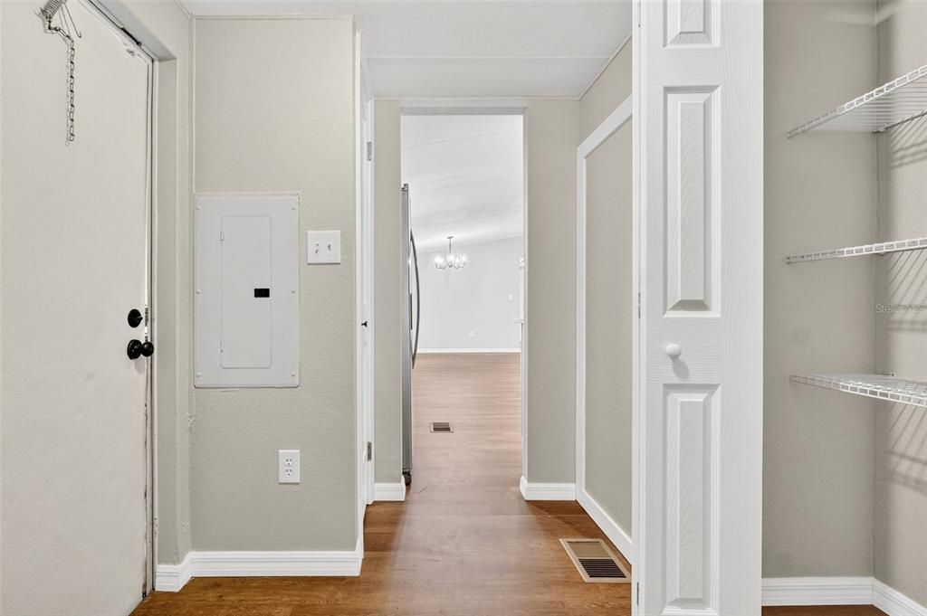 Active With Contract: $199,000 (3 beds, 2 baths, 1456 Square Feet)