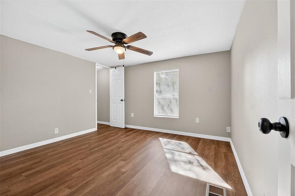 Active With Contract: $199,000 (3 beds, 2 baths, 1456 Square Feet)