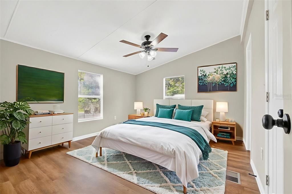 Active With Contract: $199,000 (3 beds, 2 baths, 1456 Square Feet)