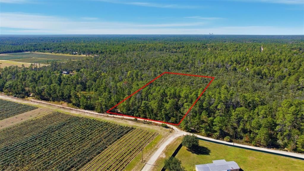На продажу: $179,900 (5.21 acres)