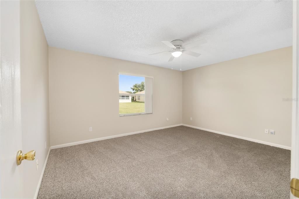 Под контрактом: $169,900 (2 спален, 2 ванн, 1414 Квадратных фут)