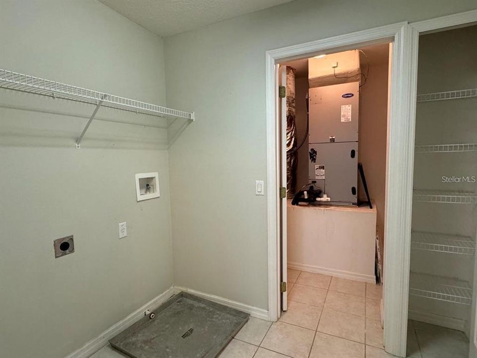 For Sale: $325,000 (3 beds, 2 baths, 2477 Square Feet)