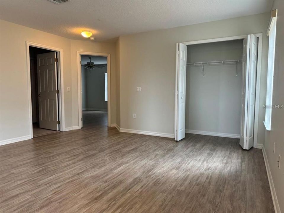 For Sale: $325,000 (3 beds, 2 baths, 2477 Square Feet)