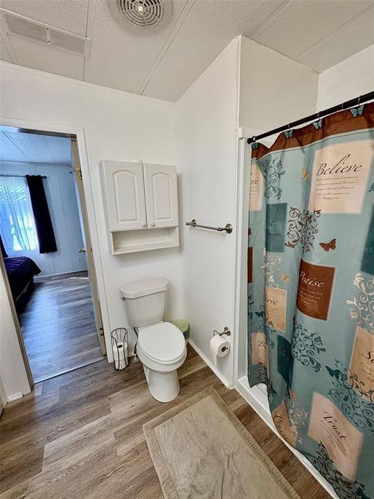 待售: $165,000 (2 贝兹, 2 浴室, 1248 平方英尺)