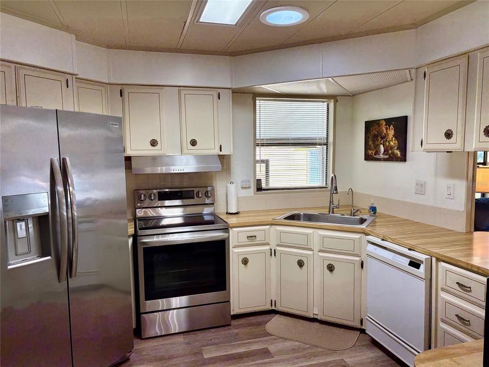 待售: $165,000 (2 贝兹, 2 浴室, 1248 平方英尺)