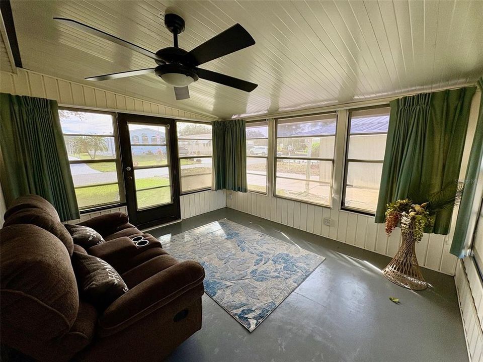 待售: $165,000 (2 贝兹, 2 浴室, 1248 平方英尺)