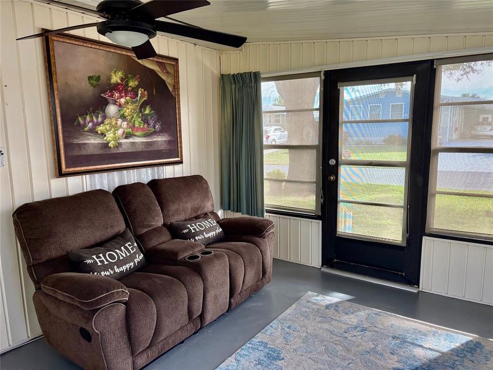 待售: $165,000 (2 贝兹, 2 浴室, 1248 平方英尺)