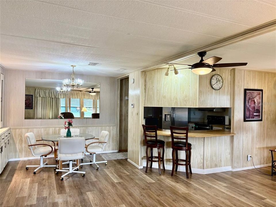 待售: $165,000 (2 贝兹, 2 浴室, 1248 平方英尺)