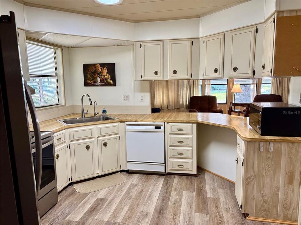 待售: $165,000 (2 贝兹, 2 浴室, 1248 平方英尺)