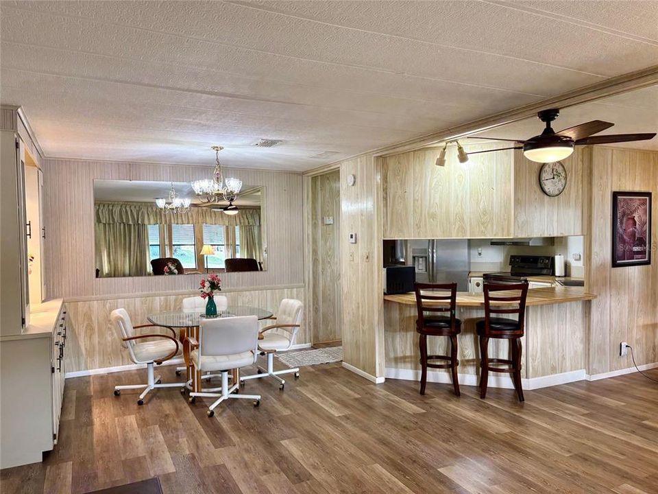 待售: $165,000 (2 贝兹, 2 浴室, 1248 平方英尺)