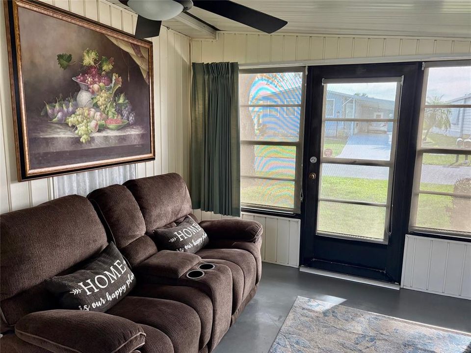 待售: $165,000 (2 贝兹, 2 浴室, 1248 平方英尺)