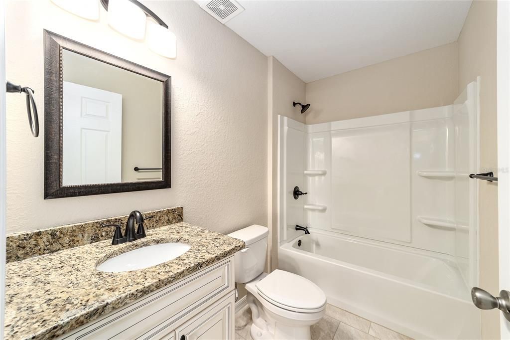 В аренду: $1,800 (3 спален, 2 ванн, 1282 Квадратных фут)